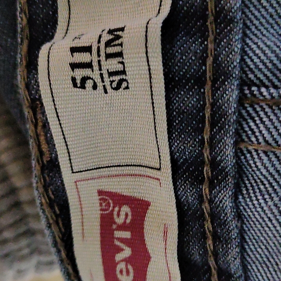 Levi's - Picture 2 of 4